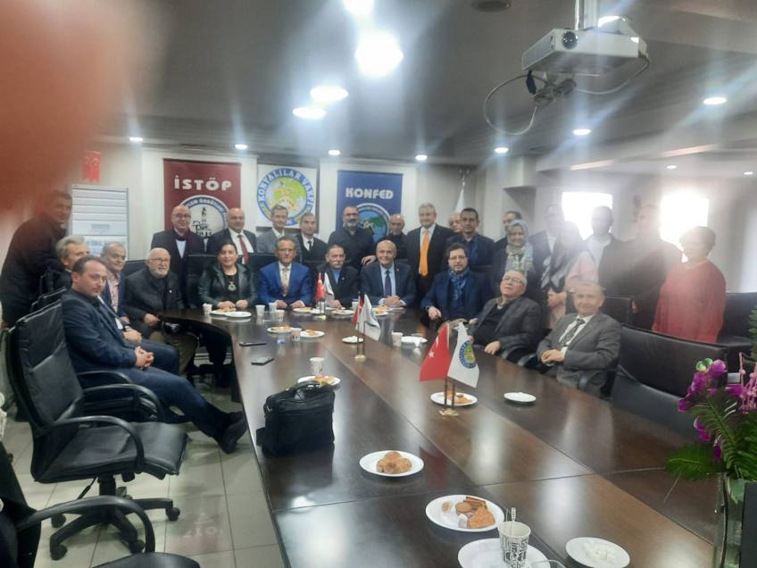 Konyalılar Mehmet Aydoğan’la temsile devam dedi. Konyalılar Kültür ve Yardımlaşma Vakfı genel kurulu yapıldı. Mehmet Aydoğan oybirliğiyle yeniden başkan seçildi.